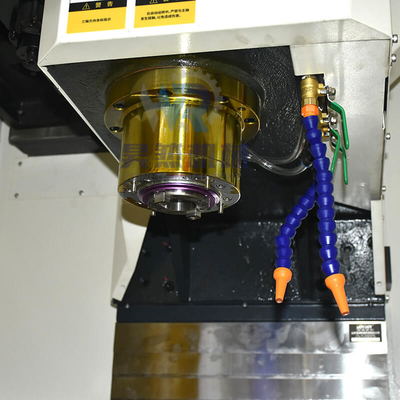 4axis प्रेसिजन सीएनसी वर्टिकल मिलिंग मशीन सेंटर Vmc855 8000r / min