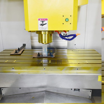 3axis सीएनसी वर्टिकल मिलिंग सेंटर मशीन Vmc1370