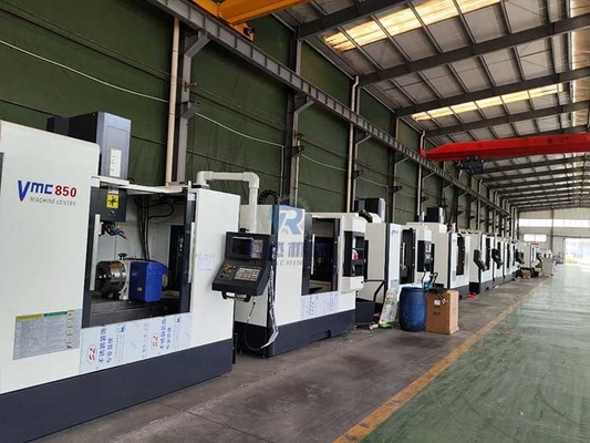 5 अक्ष सटीक VMC850 ऊर्ध्वाधर सीएनसी मशीनिंग केंद्र 8000rpm धुरी 16/24 उपकरण चेंजर