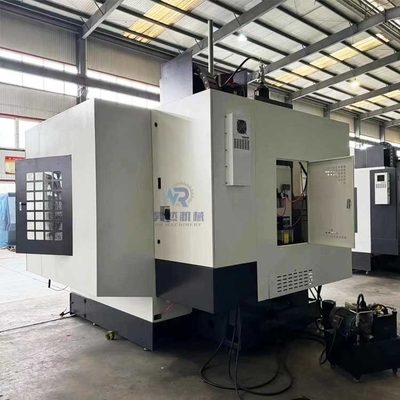 उच्च परिशुद्धता VMC1370 स्वचालित सीएनसी ऊर्ध्वाधर मिलिंग मशीन धातु के लिए 10000kg लोड क्षमता BT40 स्पिंडल टेपर